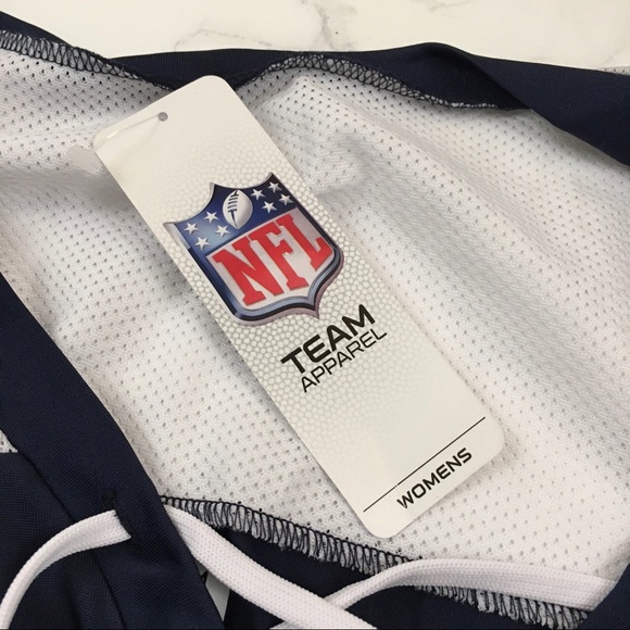 LAST DAY TO PURCHASE! Chargers Tee Size L - Picture 15 of 16